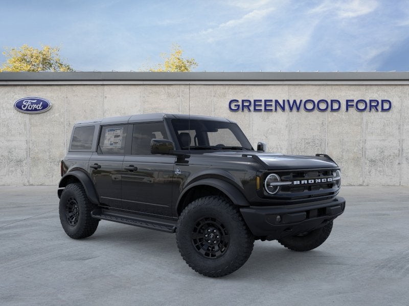 2026 Ford Bronco Outer Banks in Shadow Black — front three-quarter view